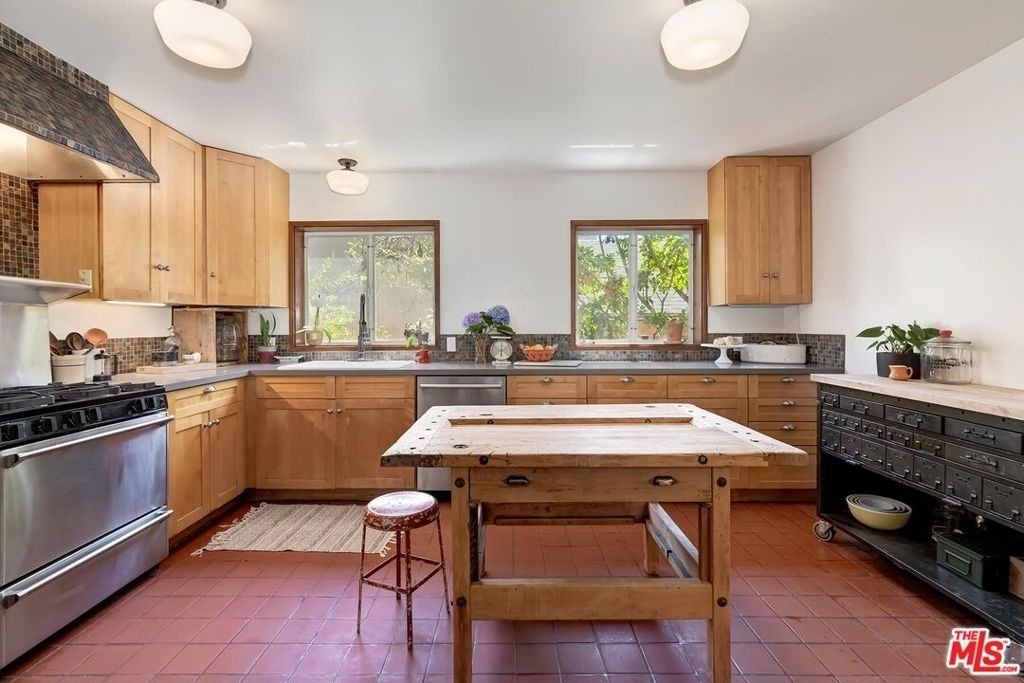 515 N Kenter Avenue - Photo 8