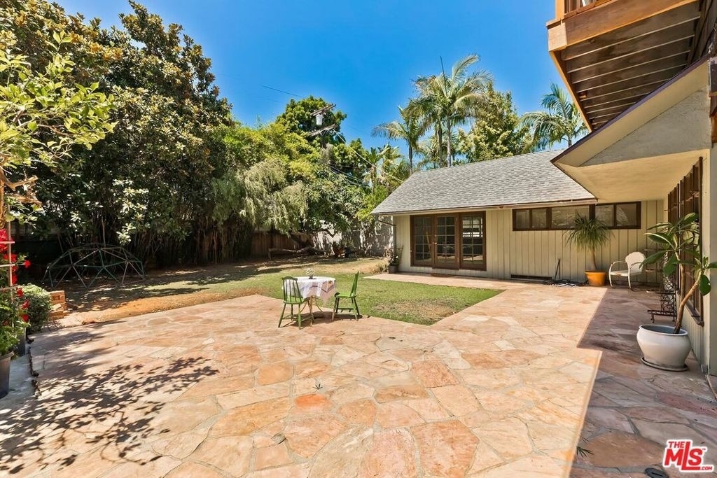 515 N Kenter Avenue - Photo 31