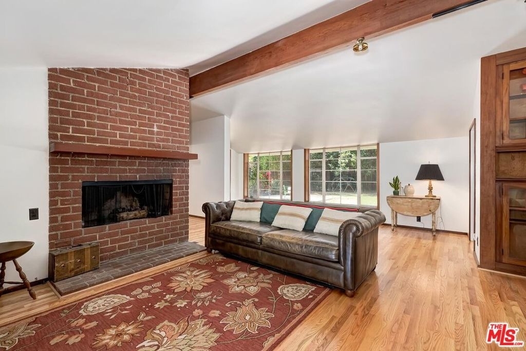 515 N Kenter Avenue - Photo 2
