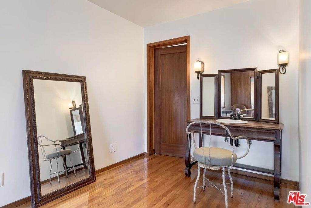 515 N Kenter Avenue - Photo 16