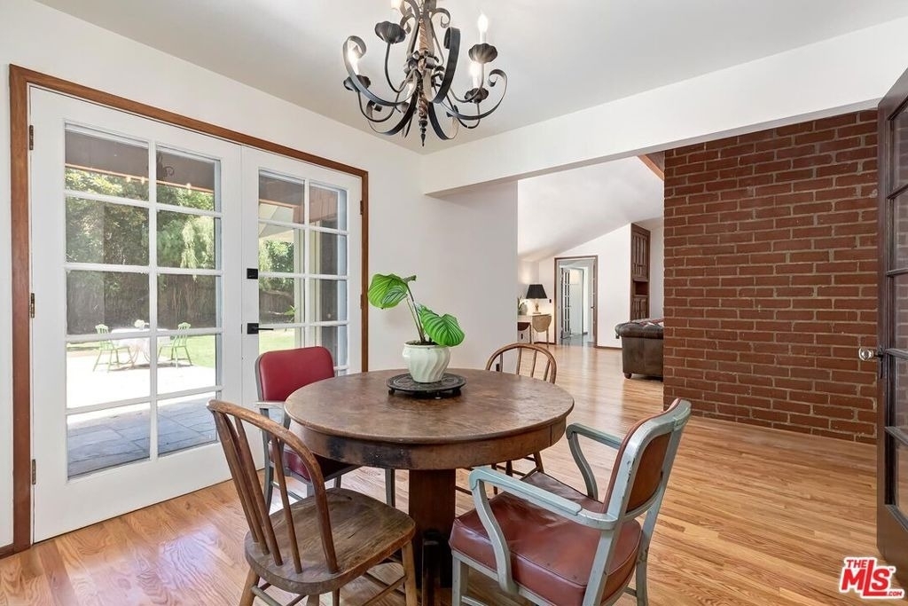 515 N Kenter Avenue - Photo 5