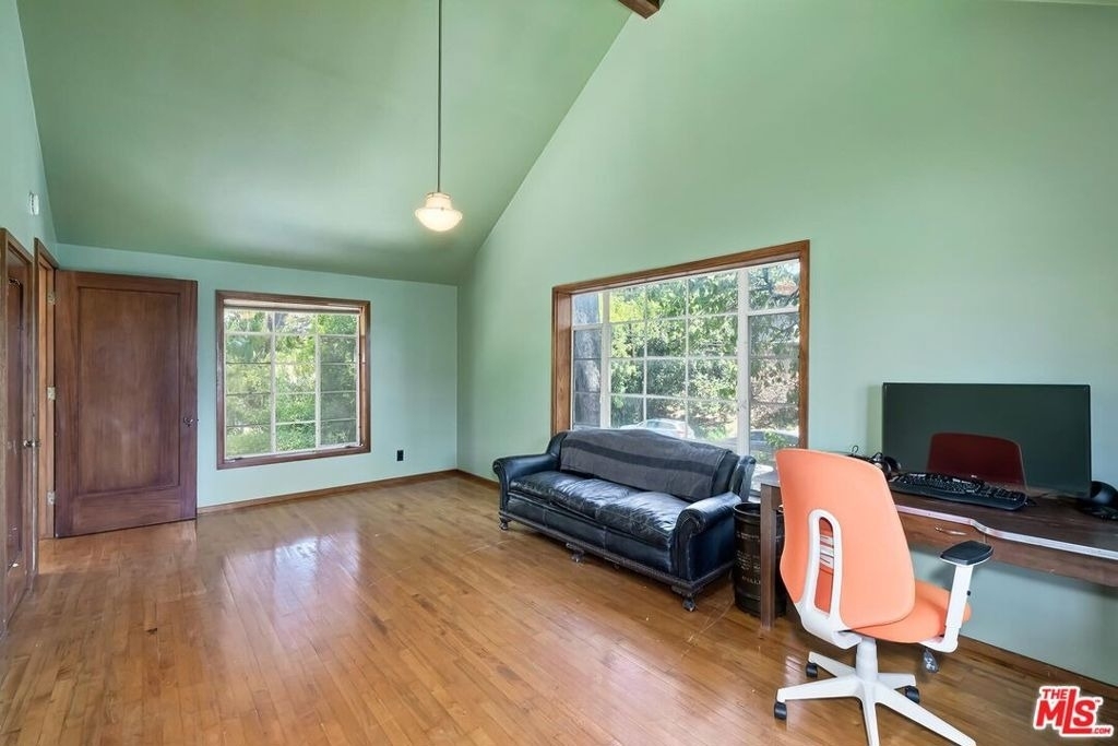 515 N Kenter Avenue - Photo 19