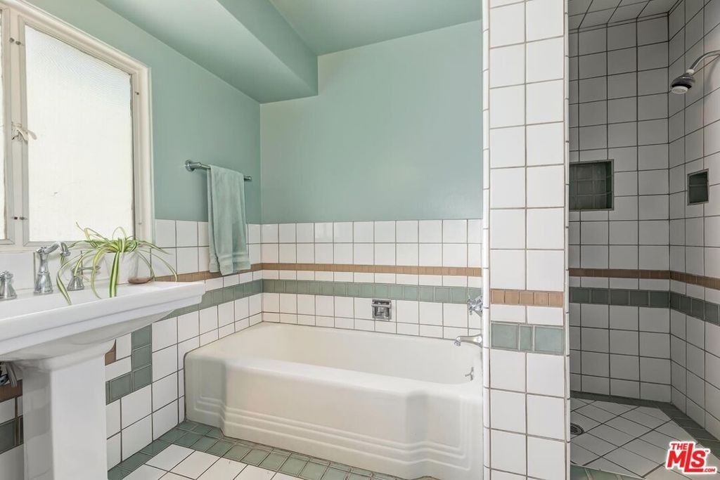 515 N Kenter Avenue - Photo 29
