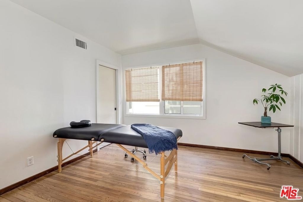 515 N Kenter Avenue - Photo 24