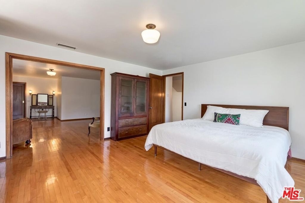 515 N Kenter Avenue - Photo 11
