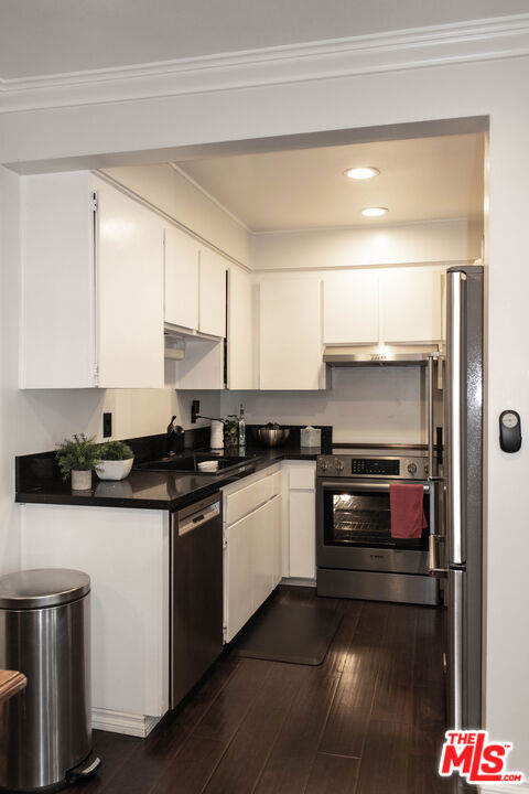 5651 Windsor Way - Photo 1