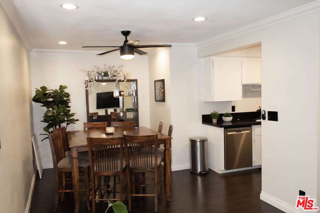5651 Windsor Way - Photo 3