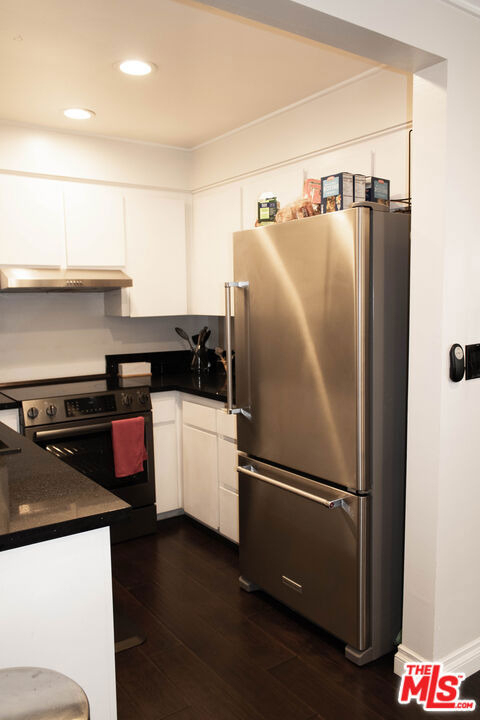 5651 Windsor Way - Photo 2