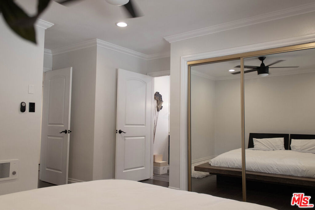 5651 Windsor Way - Photo 8