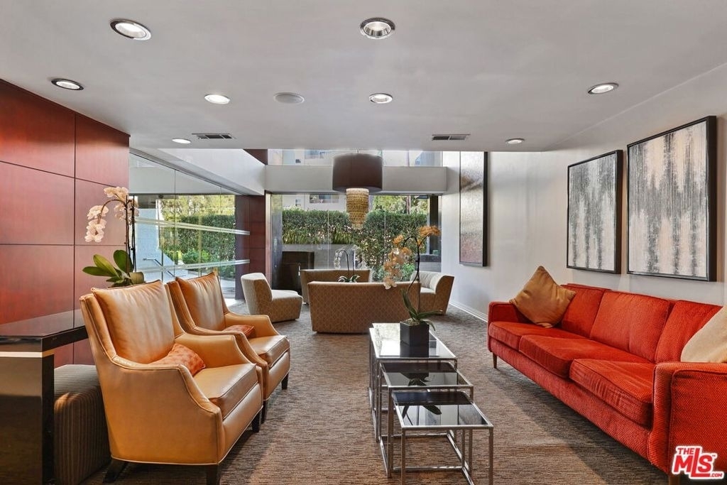 7250 Franklin Avenue - Photo 3