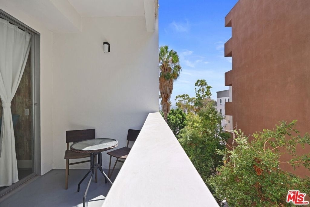 7250 Franklin Avenue - Photo 13