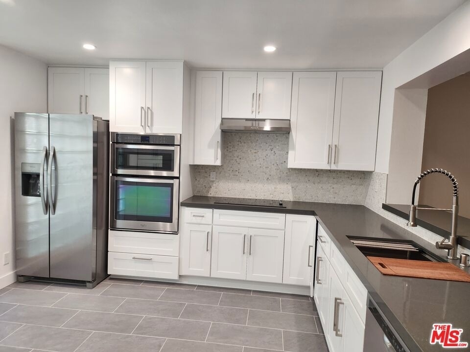 2122 Century Park Lane - Photo 3