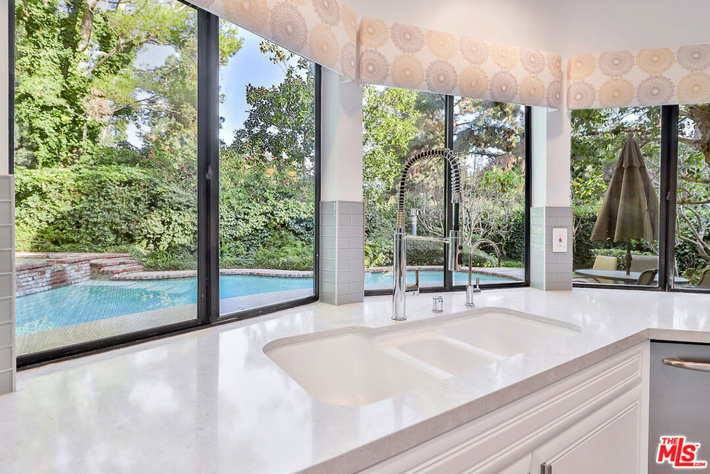 1030 Brooklawn Drive - Photo 11