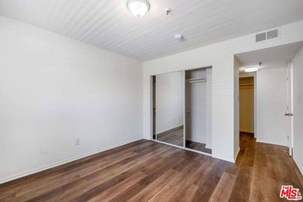 512 Veteran Avenue - Photo 7
