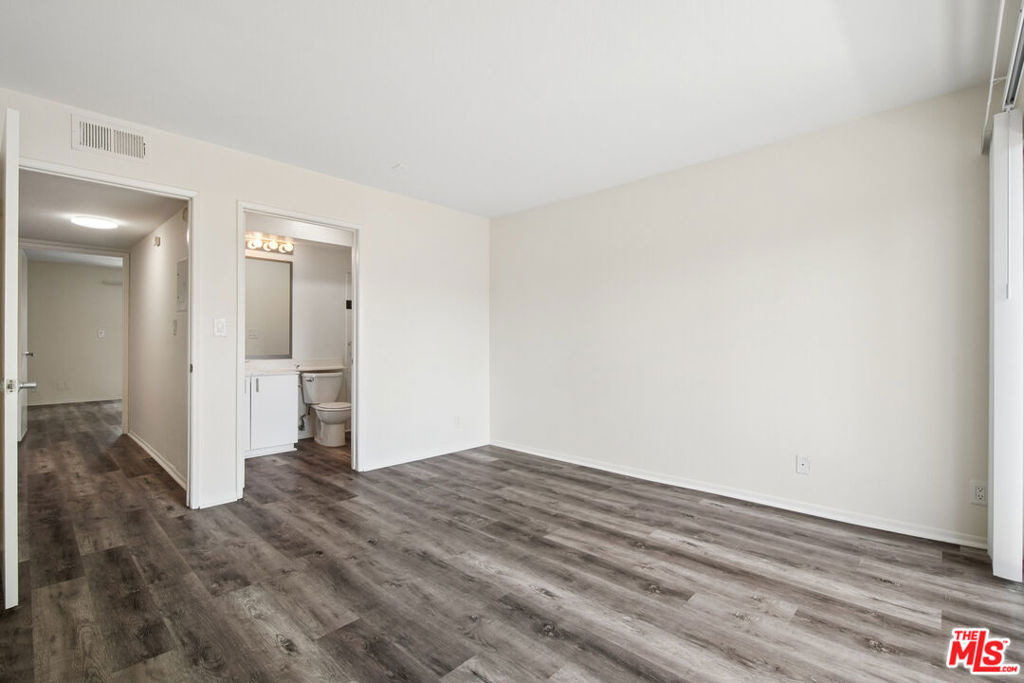 870 Crenshaw Boulevard - Photo 14