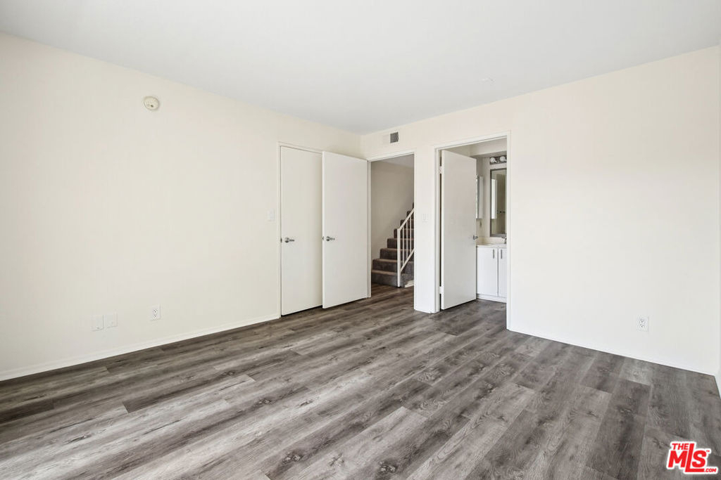 870 Crenshaw Boulevard - Photo 13