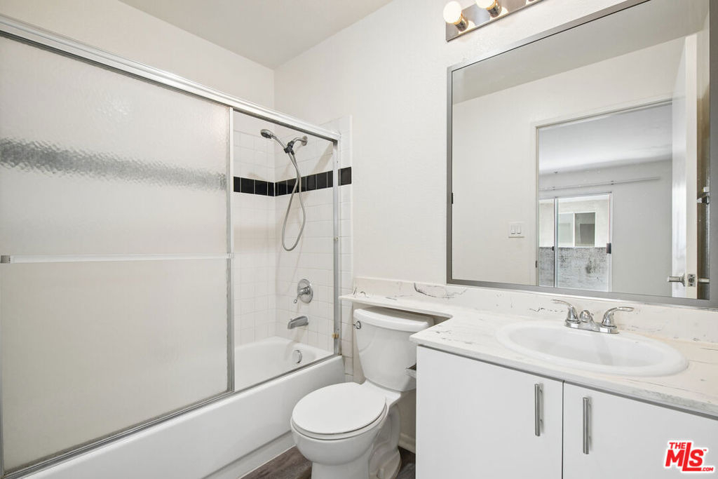 870 Crenshaw Boulevard - Photo 21