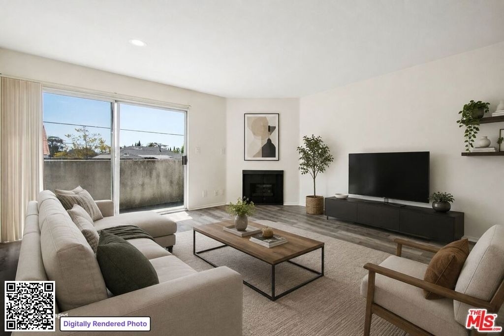 870 Crenshaw Boulevard - Photo 0