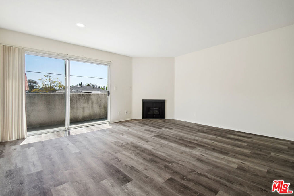 870 Crenshaw Boulevard - Photo 4