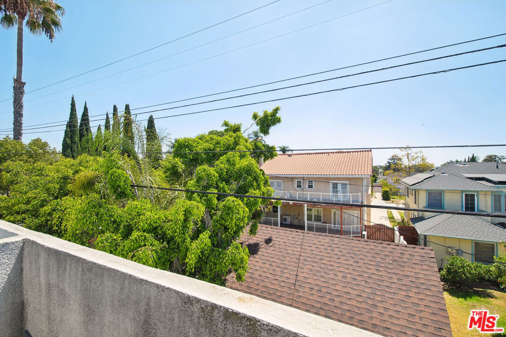870 Crenshaw Boulevard - Photo 22