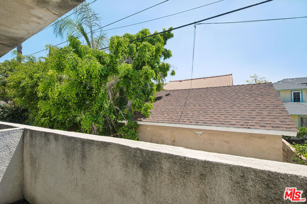 870 Crenshaw Boulevard - Photo 17