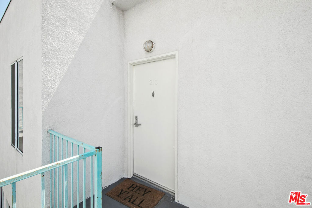 870 Crenshaw Boulevard - Photo 23