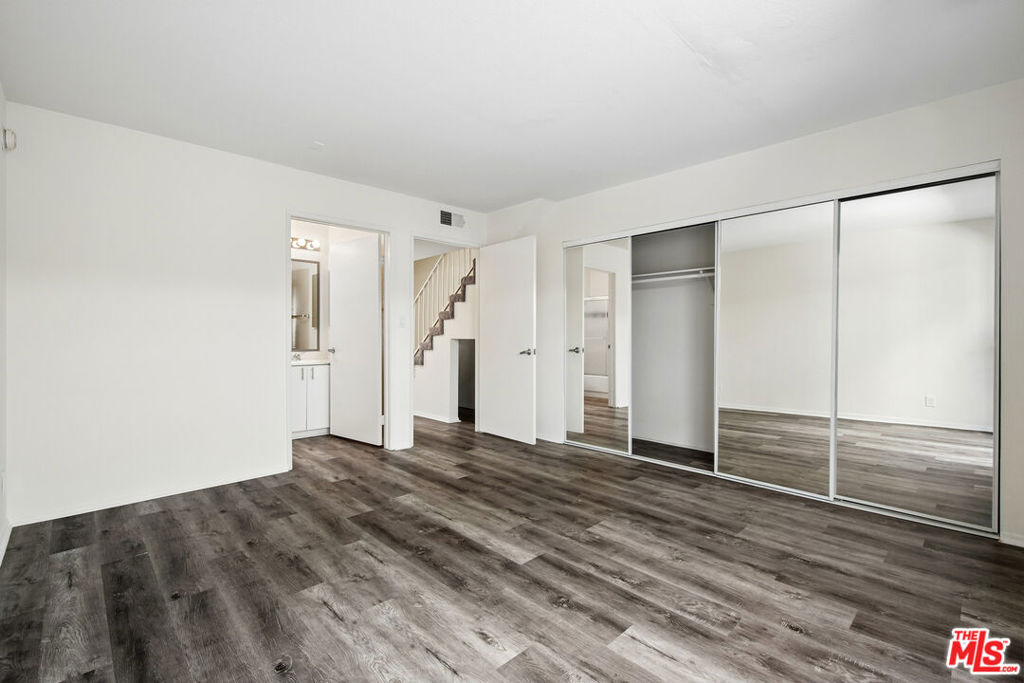 870 Crenshaw Boulevard - Photo 20