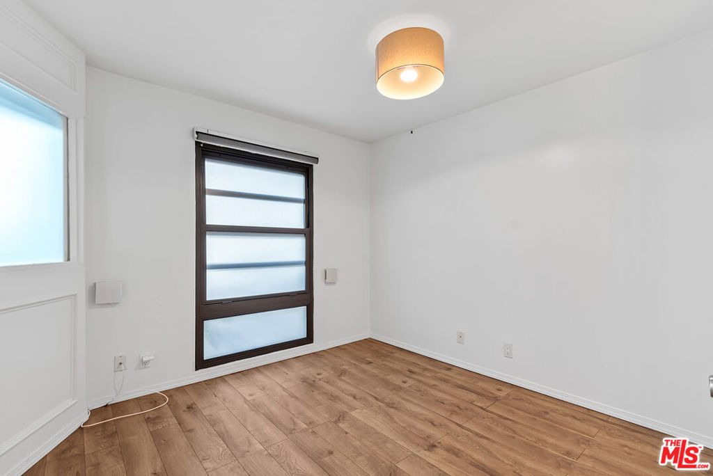 7742 Redlands - Photo 12