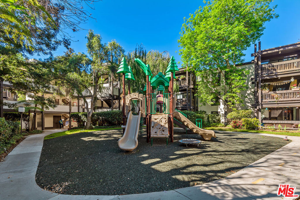 7742 Redlands - Photo 19