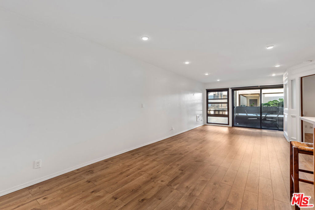 7742 Redlands - Photo 1