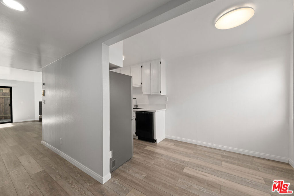 2337 Oak Street - Photo 11