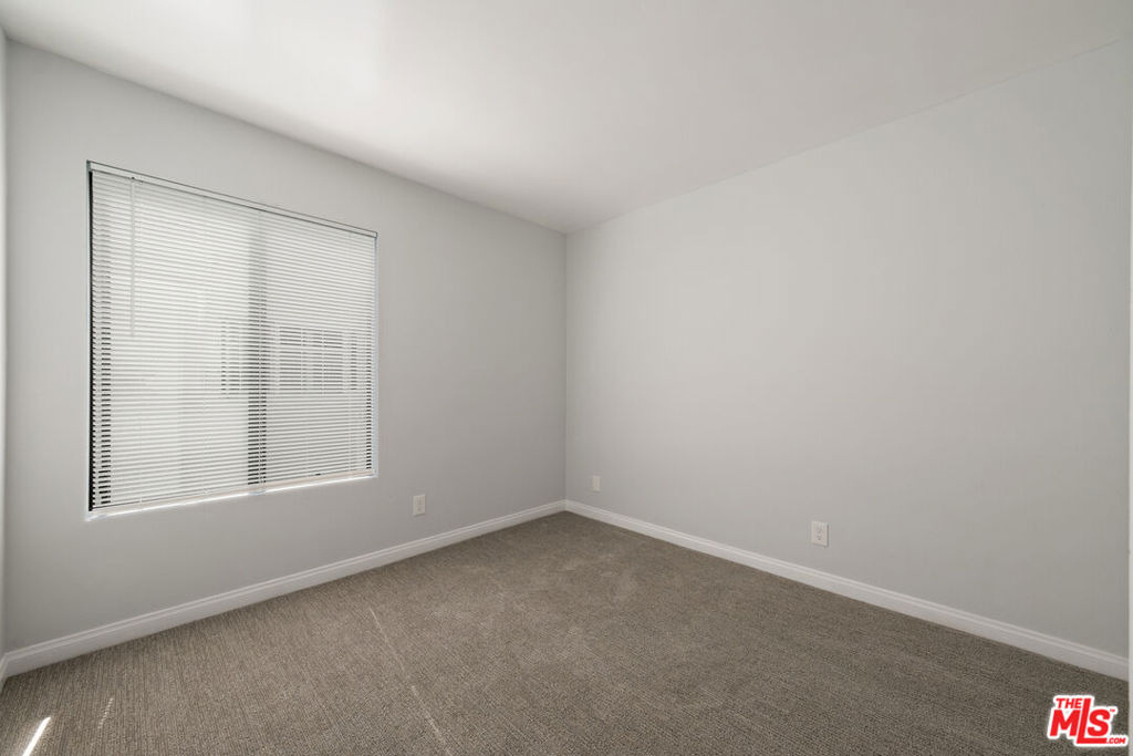 2337 Oak Street - Photo 20