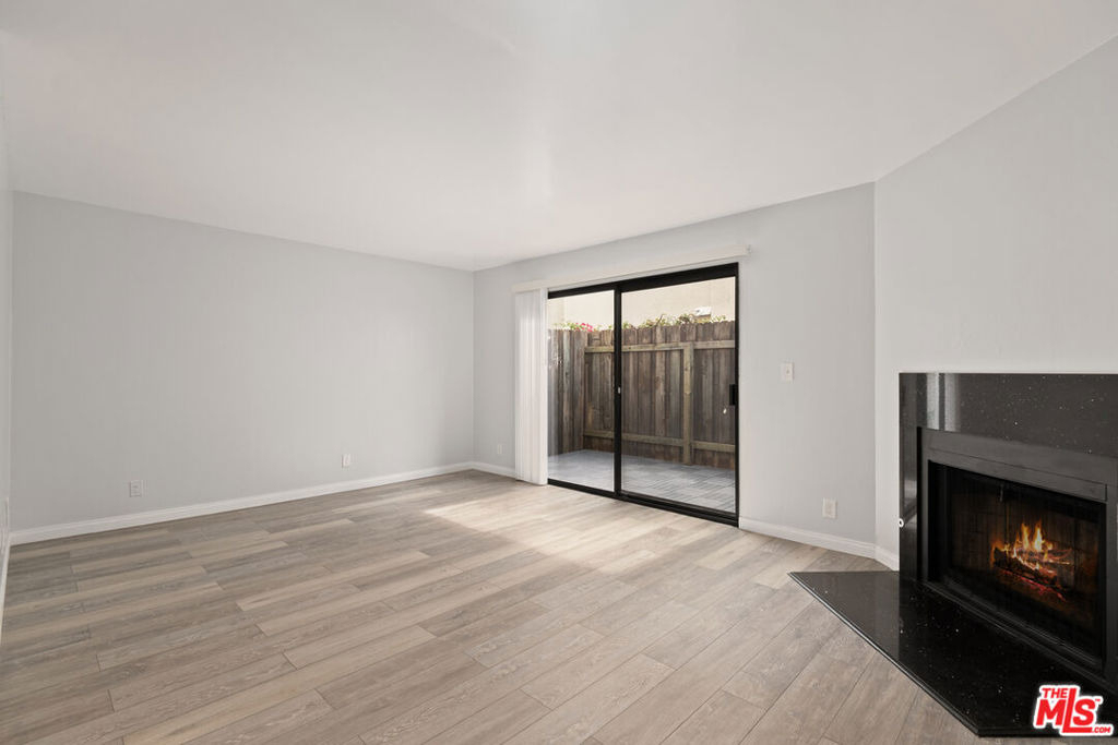 2337 Oak Street - Photo 14
