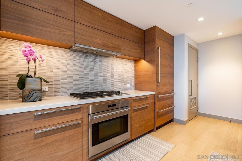 888 W E Street - Photo 2