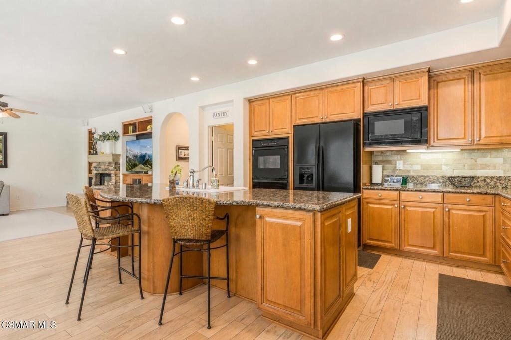 5405 Sunlight Street - Photo 3