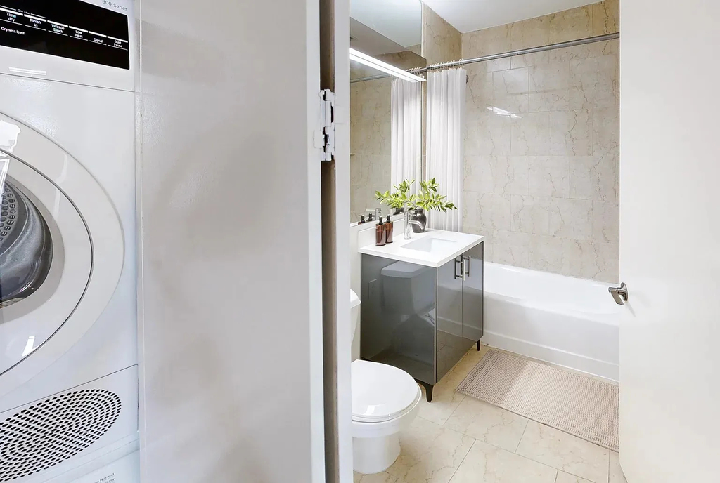 10 Hanover Square - Photo 2