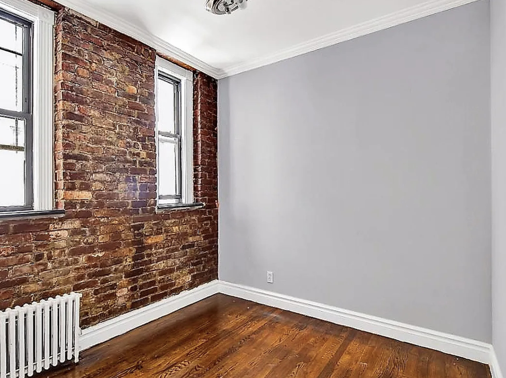 East 13th Street - Photo 4