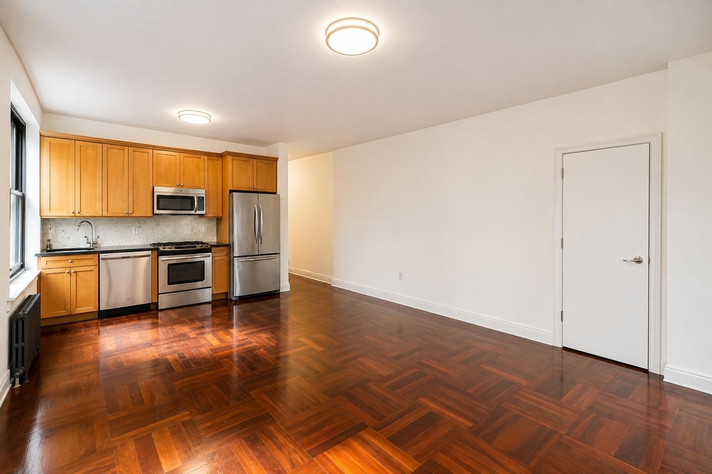 601 West 137th Street - Photo 10
