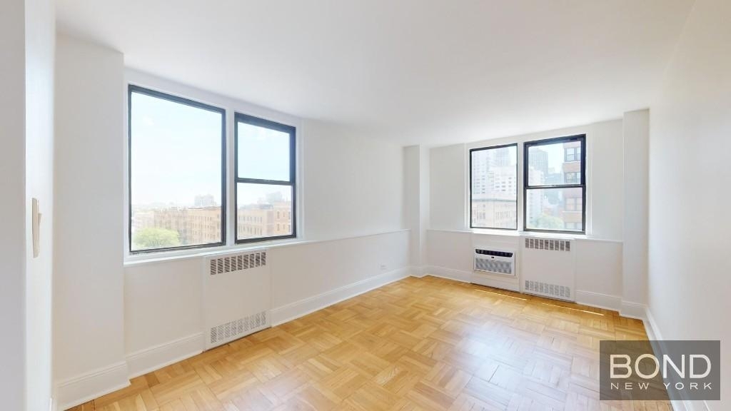 East 79th Street - Photo 3