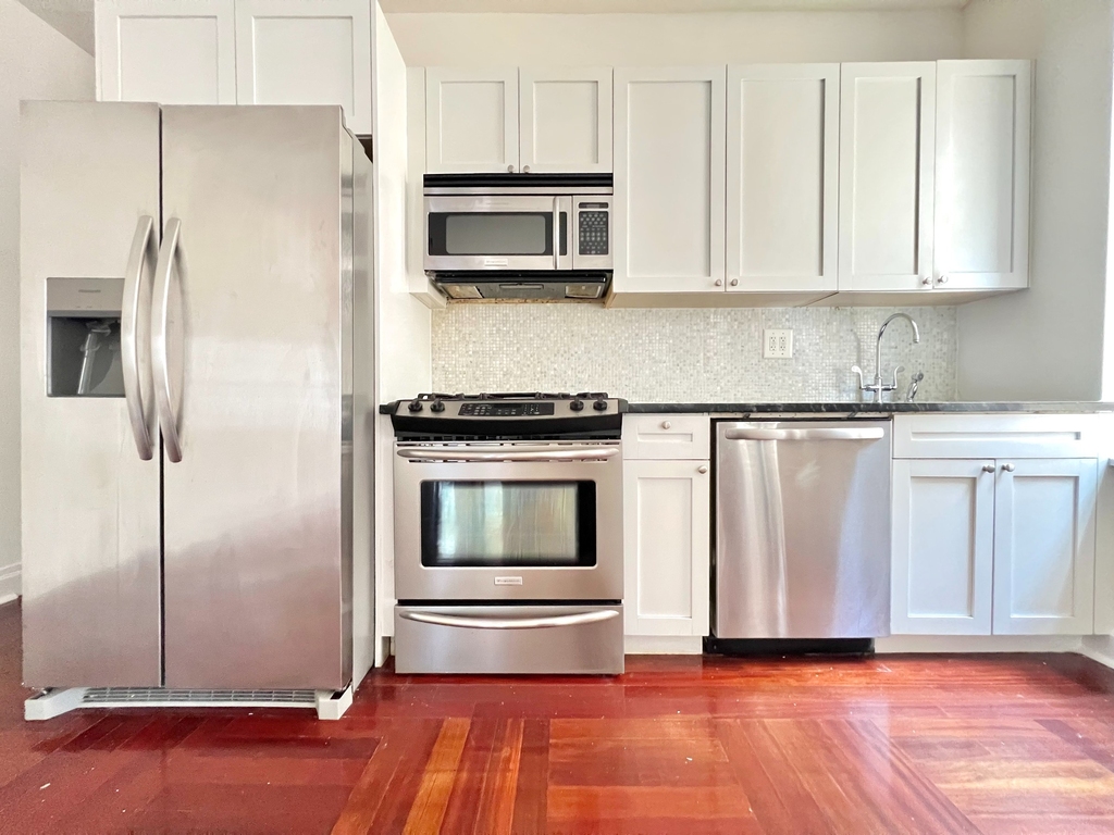 607 West 137th Street - Photo 11