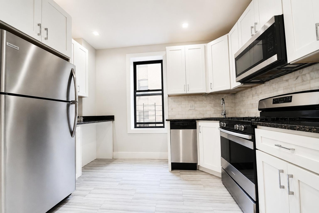 54 Vermilyea Ave - Photo 10