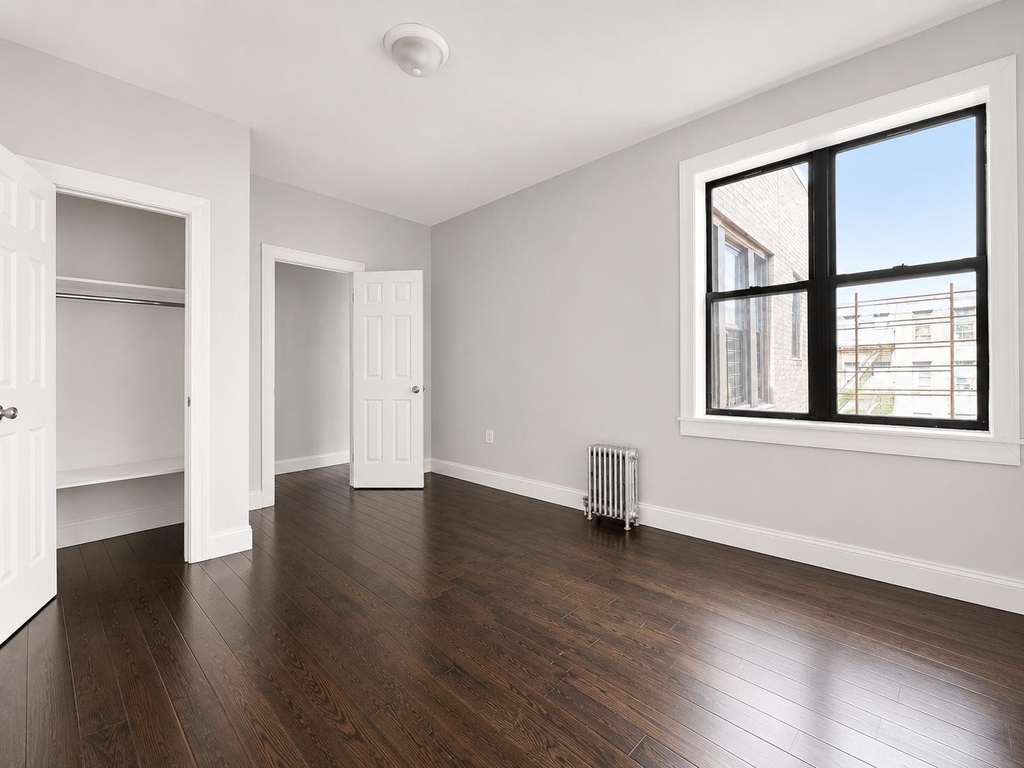 87 Post Avenue - Photo 5