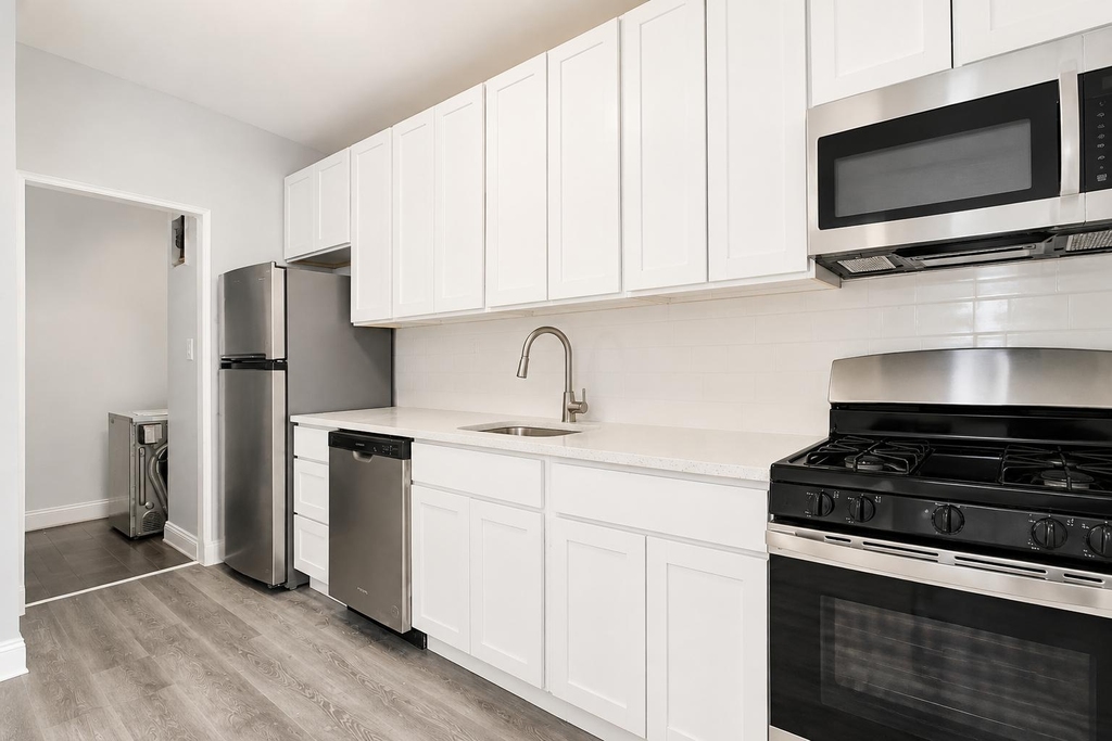 87 Post Avenue - Photo 9
