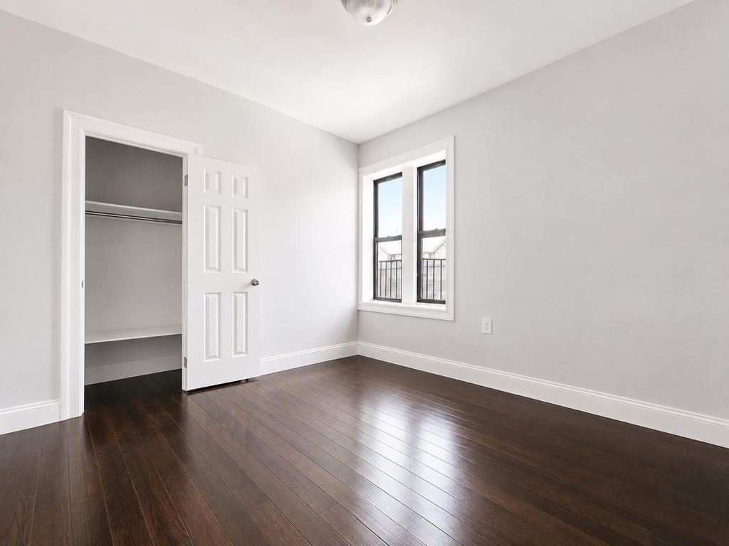 87 Post Avenue - Photo 8