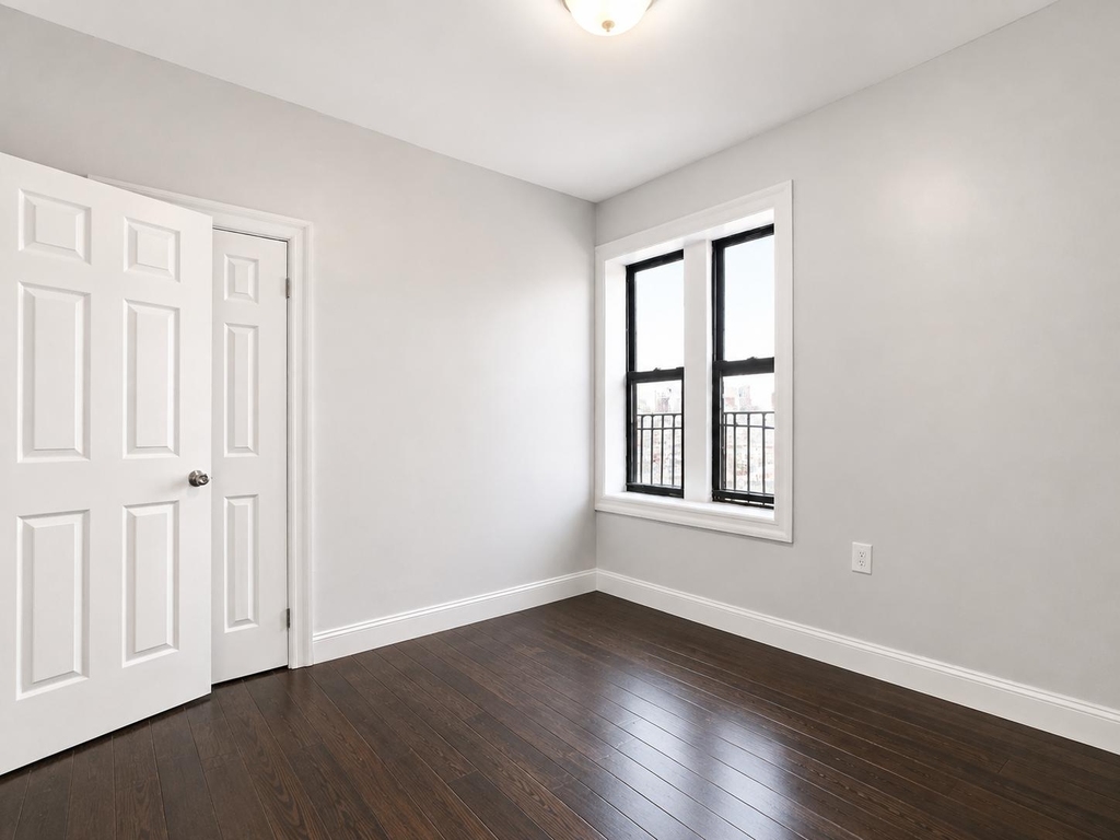 87 Post Avenue - Photo 7