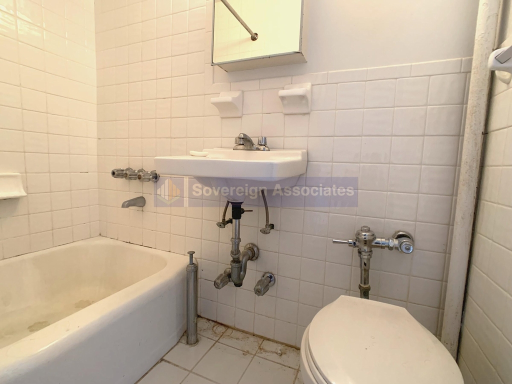 936 West End Avenue - Photo 3