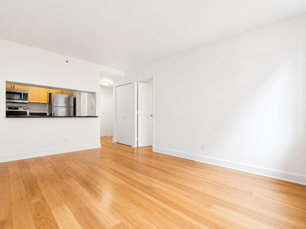 323 West 96th Street - Photo 4