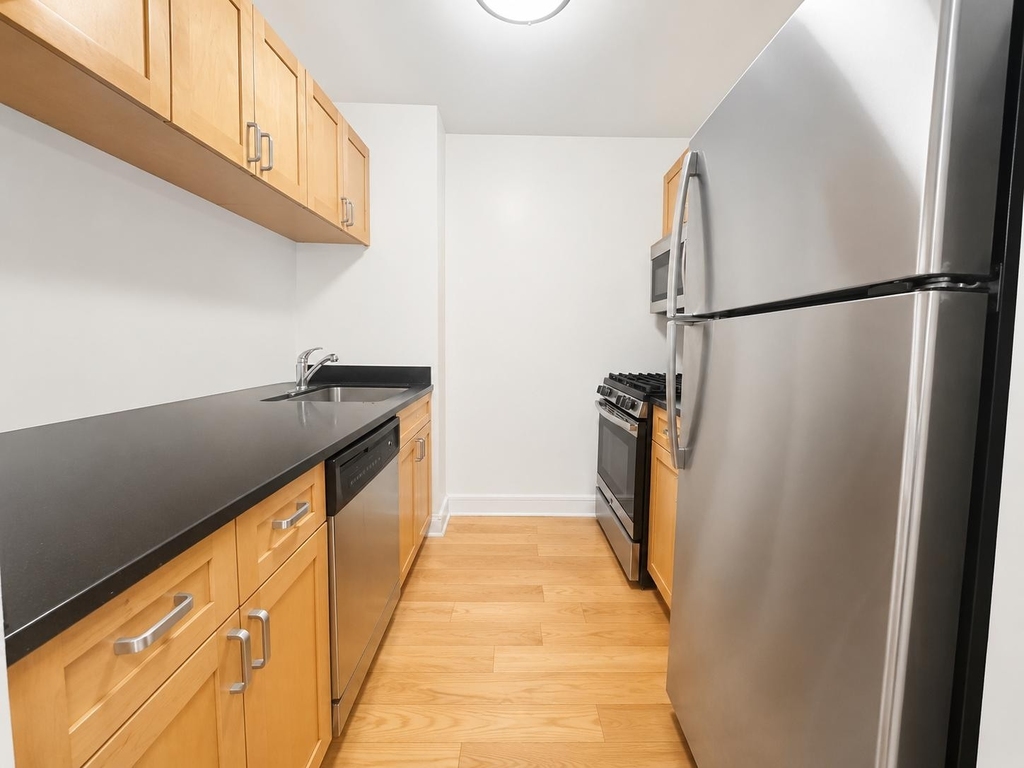 323 West 96th Street - Photo 5