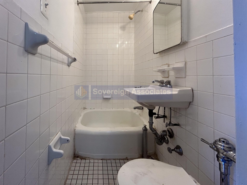 936 West End Avenue - Photo 3