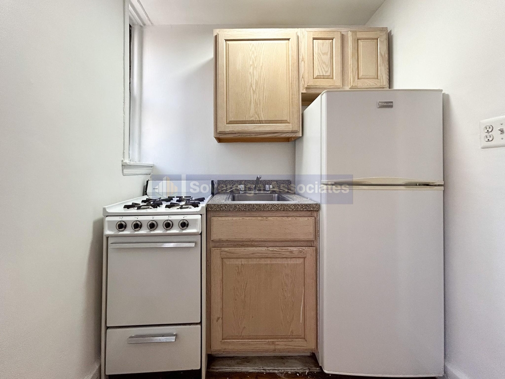 936 West End Avenue - Photo 2